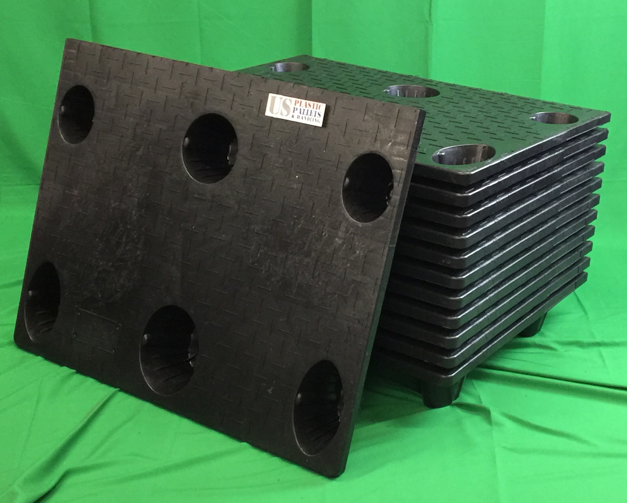 US Plastic Pallets & Handling, US Plastic Pallets, plastic pallets, plastic skids, economical pallets, export pallets, nestable pallets, stackable pallets, rackable pallets, transport pallets, display pallets, custom made pallets, custom made skids, bulk containers, one-way shipping pallets, Hopkinton MA, solid top, smooth top